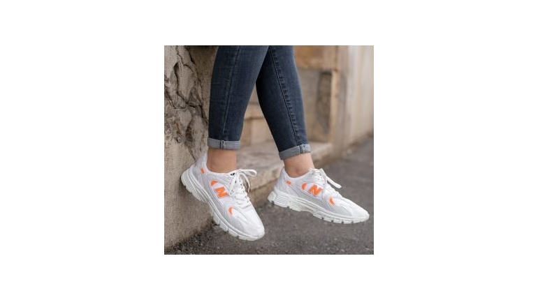 کفش ورزشی نیوبالانس زنانه سفید نارنجی مدلMelika